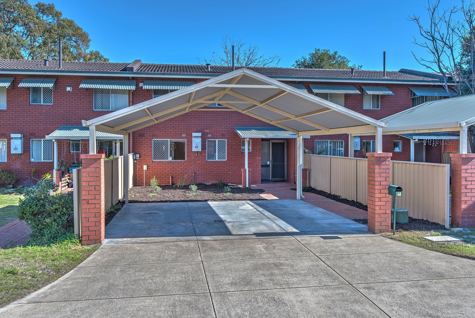 3 bedrooms Townhouse in 21 Melinga Court KARAWARA WA, 6152