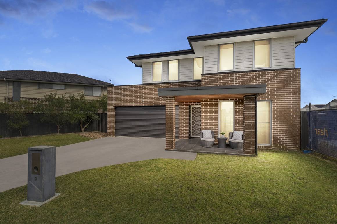 Picture of 9 Treeview Place, GLENMORE PARK NSW 2745