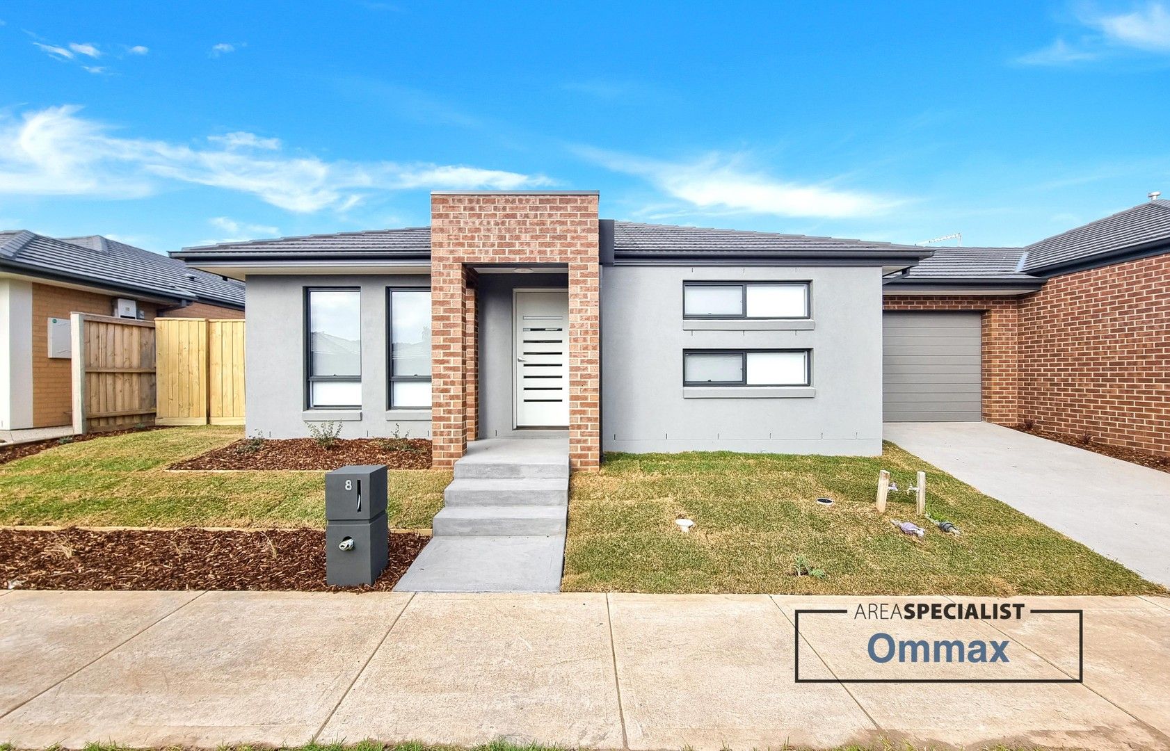 3 bedrooms House in 8 Madeira Street MANOR LAKES VIC, 3024