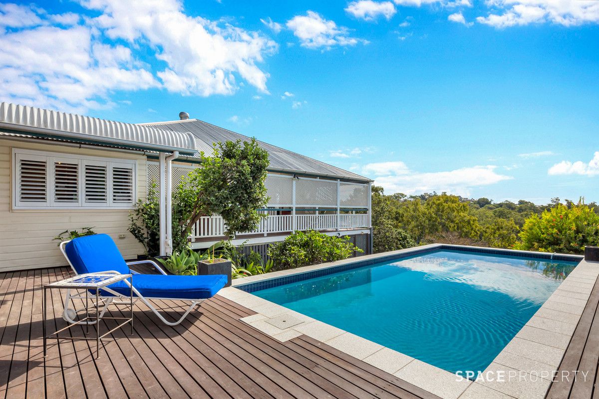 4 bedrooms House in 43 Dudley Street BARDON QLD, 4065