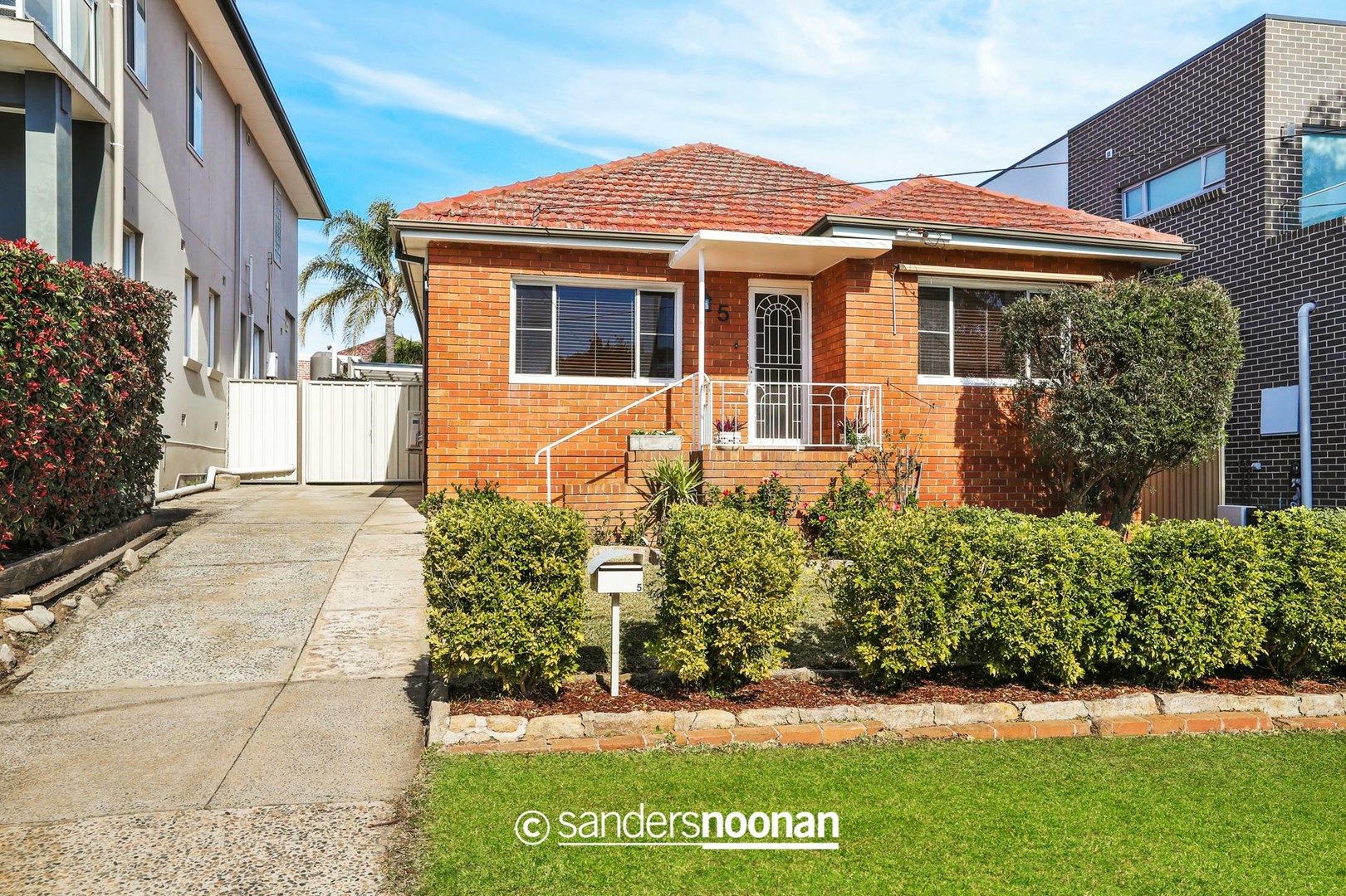 5 Bungalow Road, Peakhurst NSW 2210, Image 0