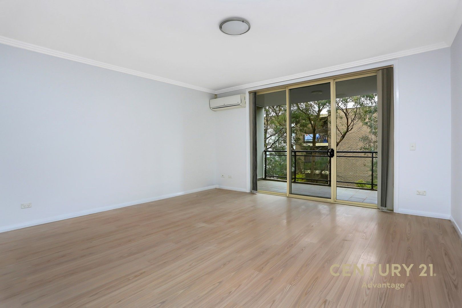 2 bedrooms Apartment / Unit / Flat in 19/39-45 Lydbrook Street WESTMEAD NSW, 2145