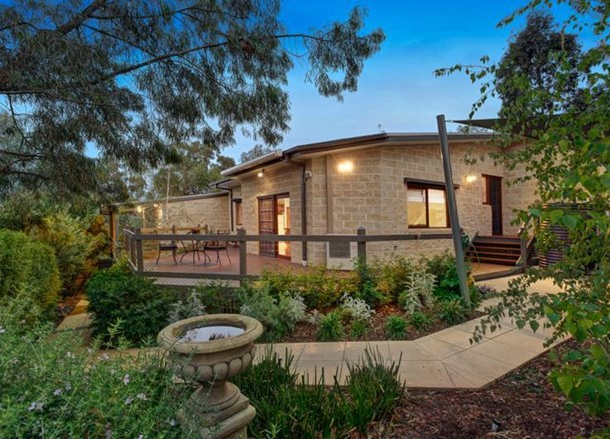 11 Ruskin Court, Eltham VIC 3095