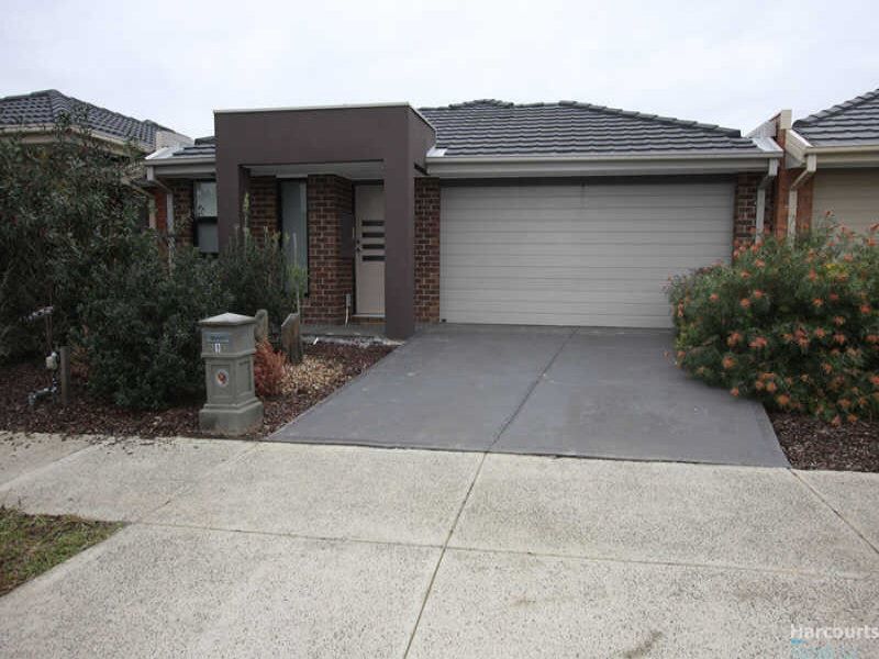 4 bedrooms House in 9 Mirka Drive LALOR VIC, 3075