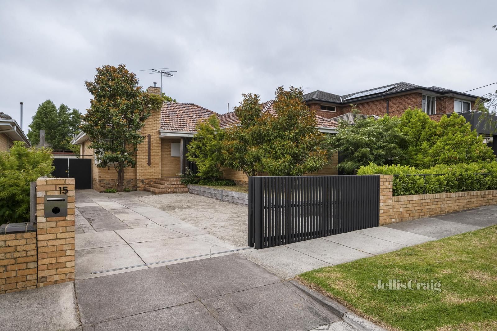 15 Bevis Street, Bentleigh East VIC 3165, Image 2