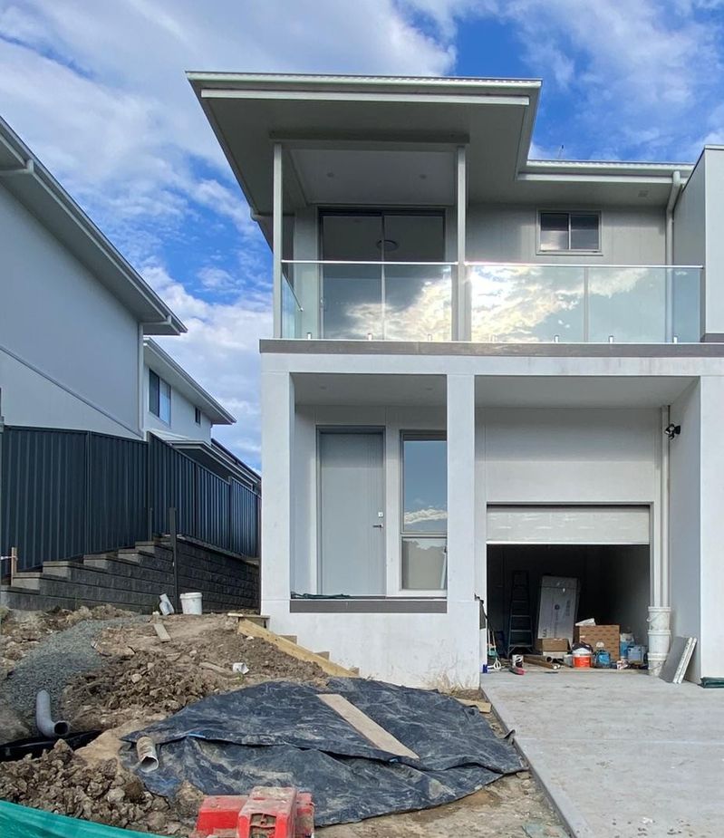 4 bedrooms Duplex in 1/24 Gracie Avenue CAMERON PARK NSW, 2285