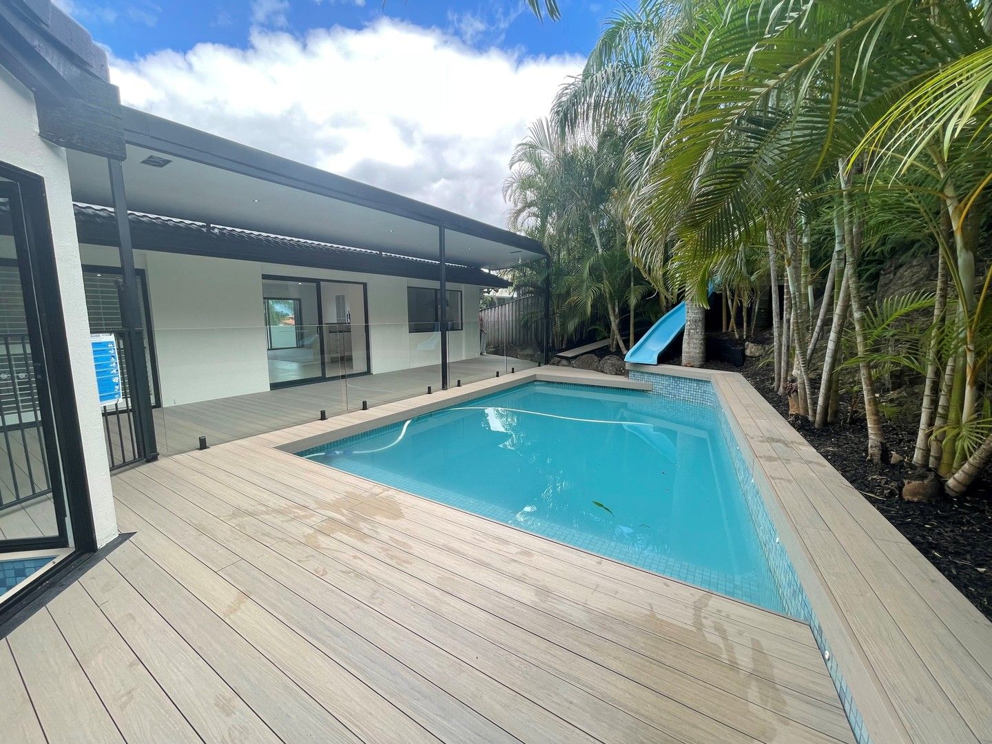 4 bedrooms House in 13 Milparinka Terrace ASHMORE QLD, 4214