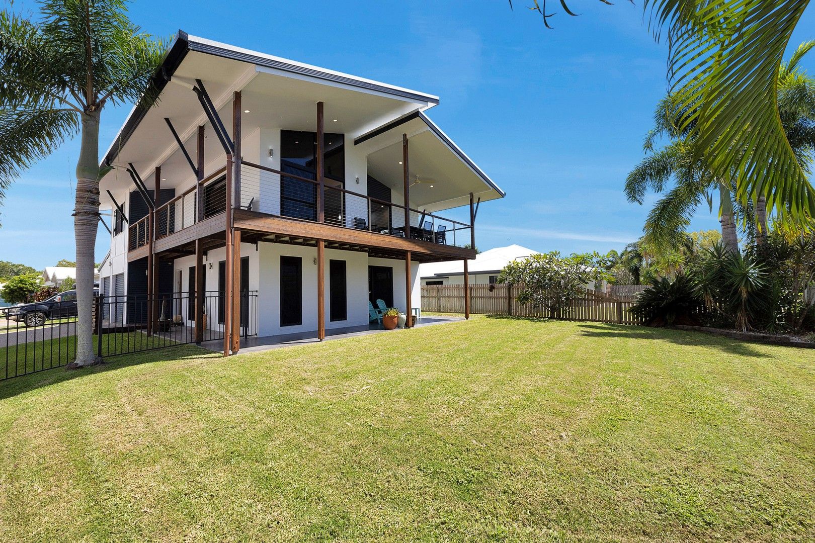 14 Seafarer Court, Blacks Beach QLD 4740, Image 1