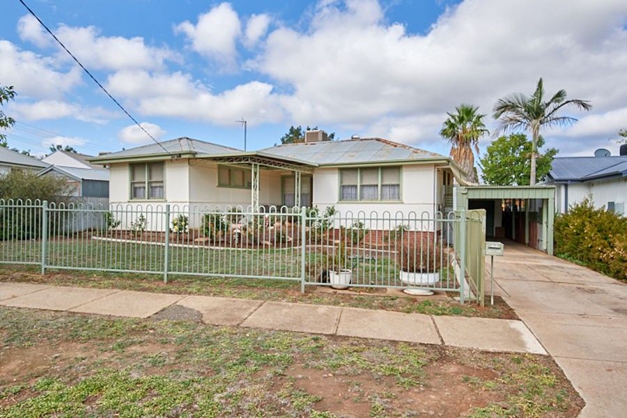 19 SPOONER AVENUE, Mount Austin NSW 2650, Image 0