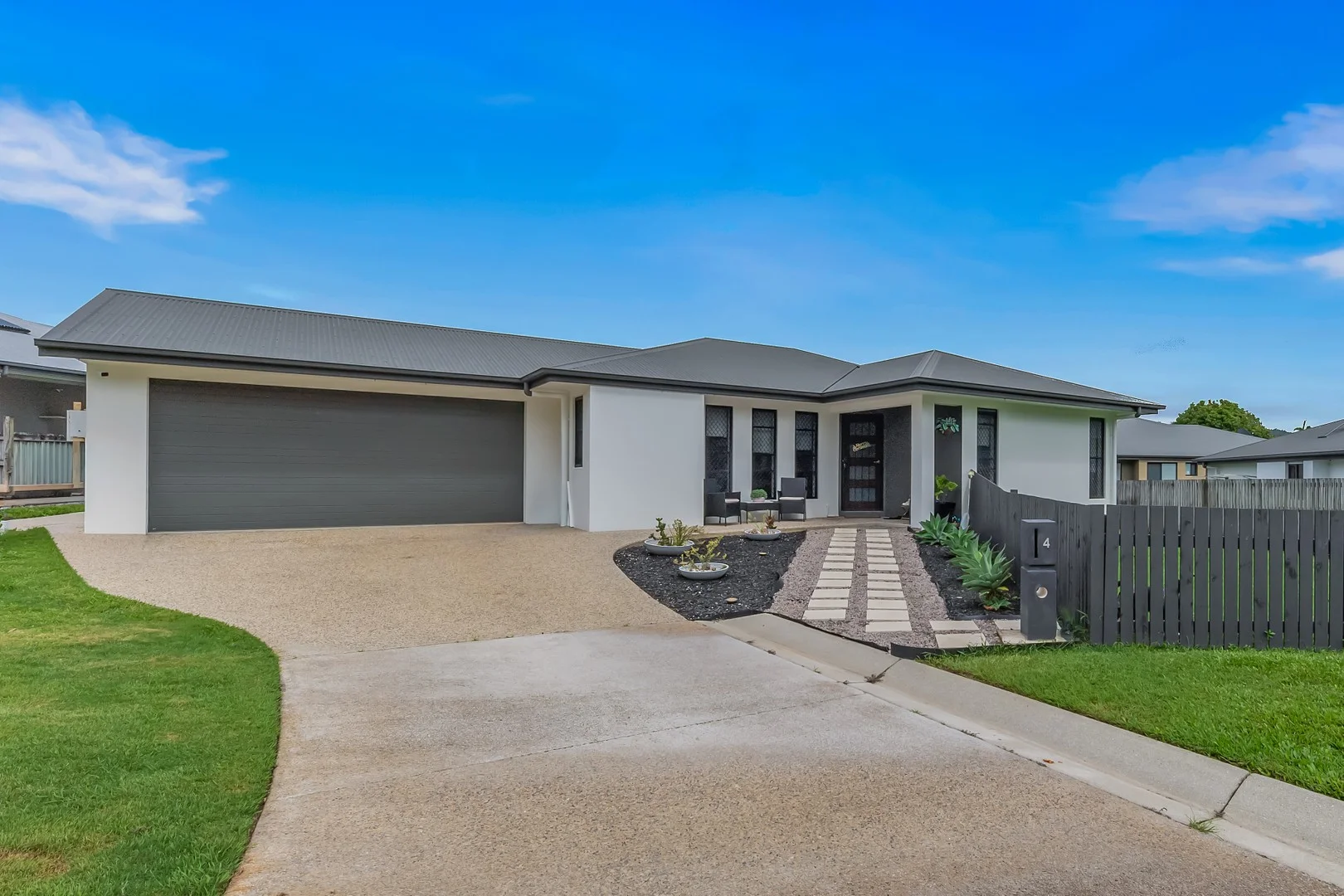 4 Keel Court, Cannonvale QLD 4802