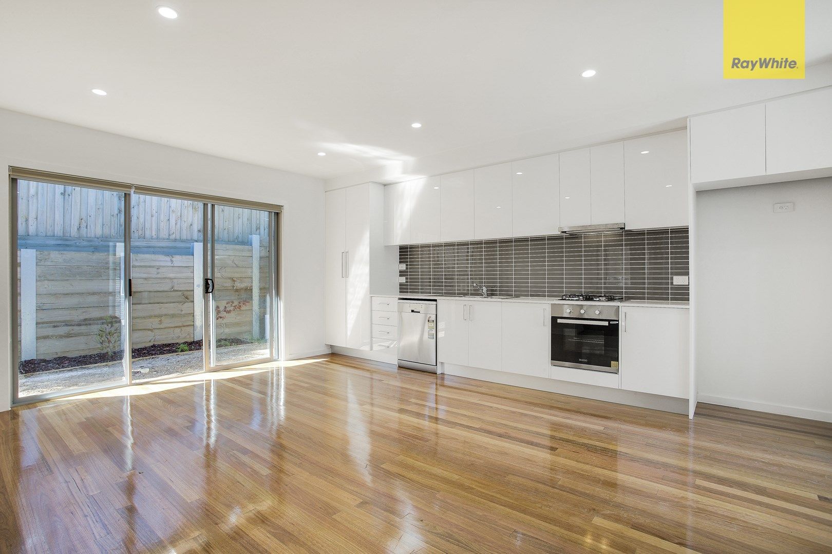 2 bedrooms Apartment / Unit / Flat in 26/21 Station Road OAK PARK VIC, 3046