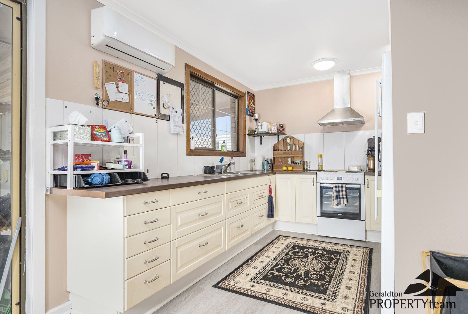 22 Clematis Crescent, Utakarra WA 6530, Image 2