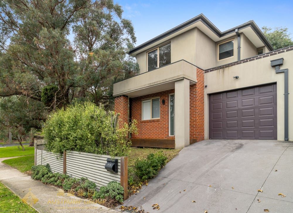 3 bedrooms Townhouse in 1/1-5 Royton street BURWOOD EAST VIC, 3151