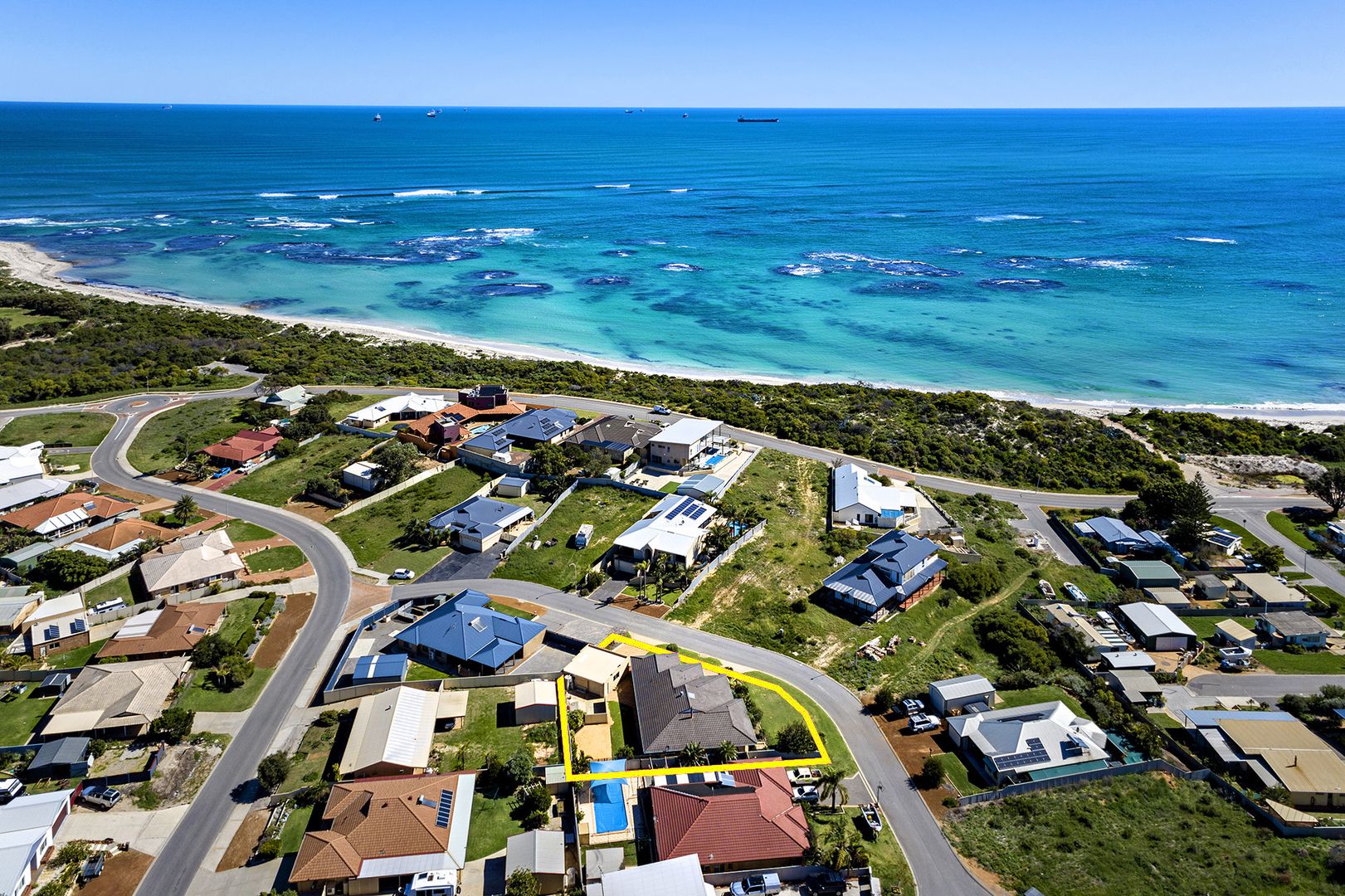 4 Bluewater Close, Drummond Cove WA 6532, Image 1