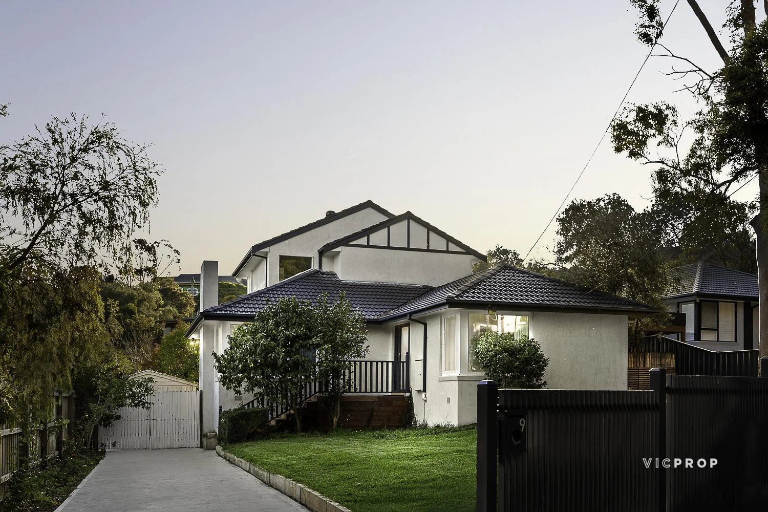 9 Grange Park Avenue, Doncaster VIC 3108