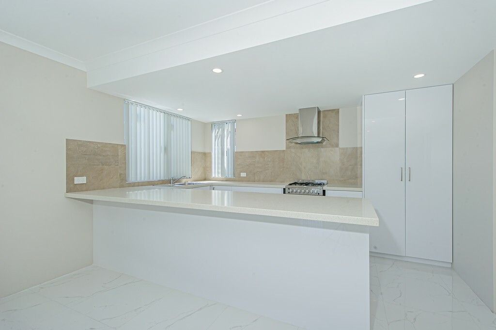 3 bedrooms Villa in 2/35 Allinson GIRRAWHEEN WA, 6064