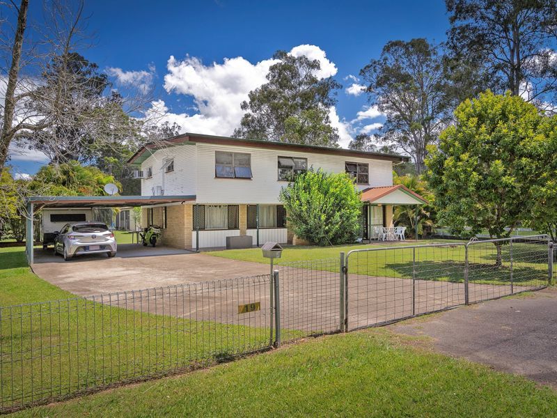 4 bedrooms House in 19 Oxford St JOYNER QLD, 4500