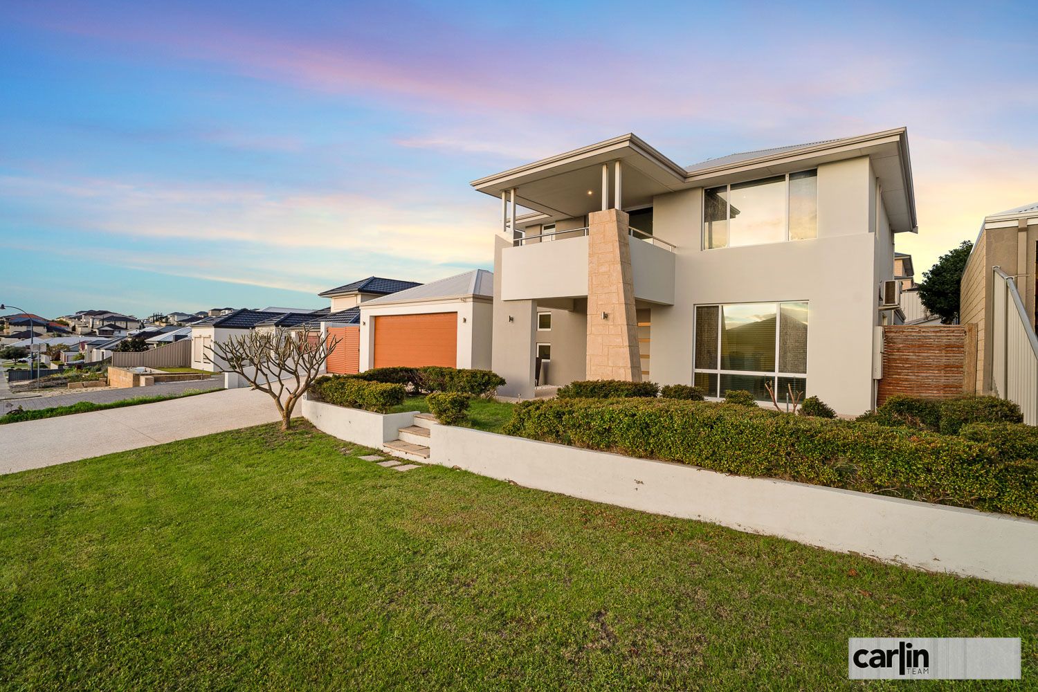 4 bedrooms House in 19 Dugong View YANGEBUP WA, 6164