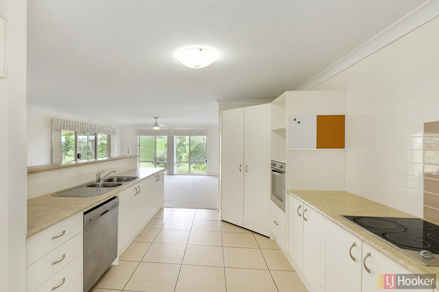 17 McPhillips Place, Greenhill NSW 2440, Image 2