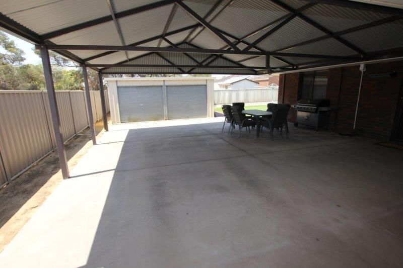 8 Jackson Way, Merredin WA 6415, Image 2