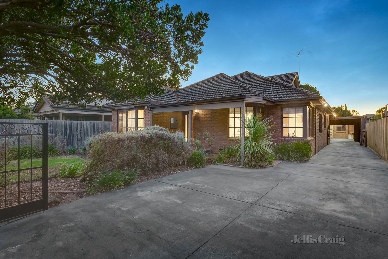 33 Thompson Street, Ormond VIC 3204, Image 0