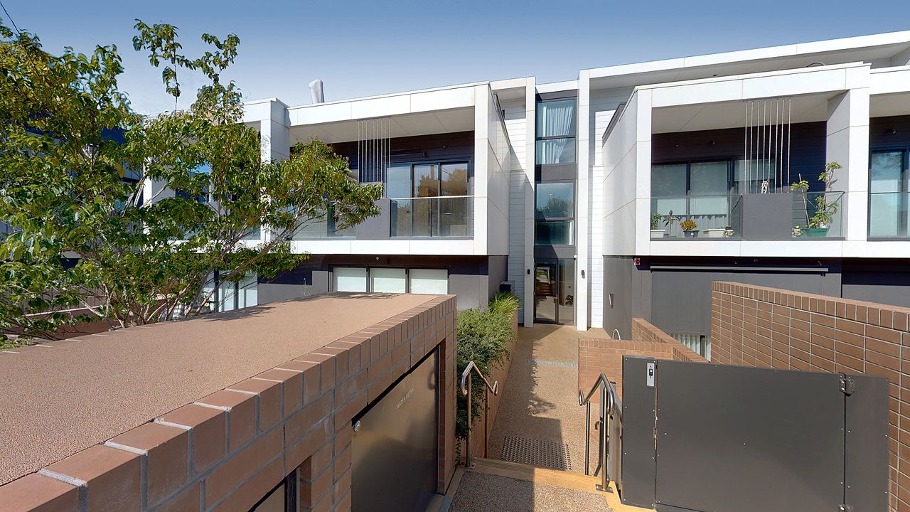 2 bedrooms Apartment / Unit / Flat in 103/1789 Malvern Road GLEN IRIS VIC, 3146