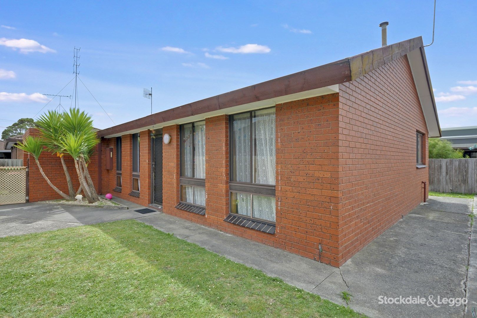 Units 1 & 2 34 Bridle Road, Morwell VIC 3840, Image 0
