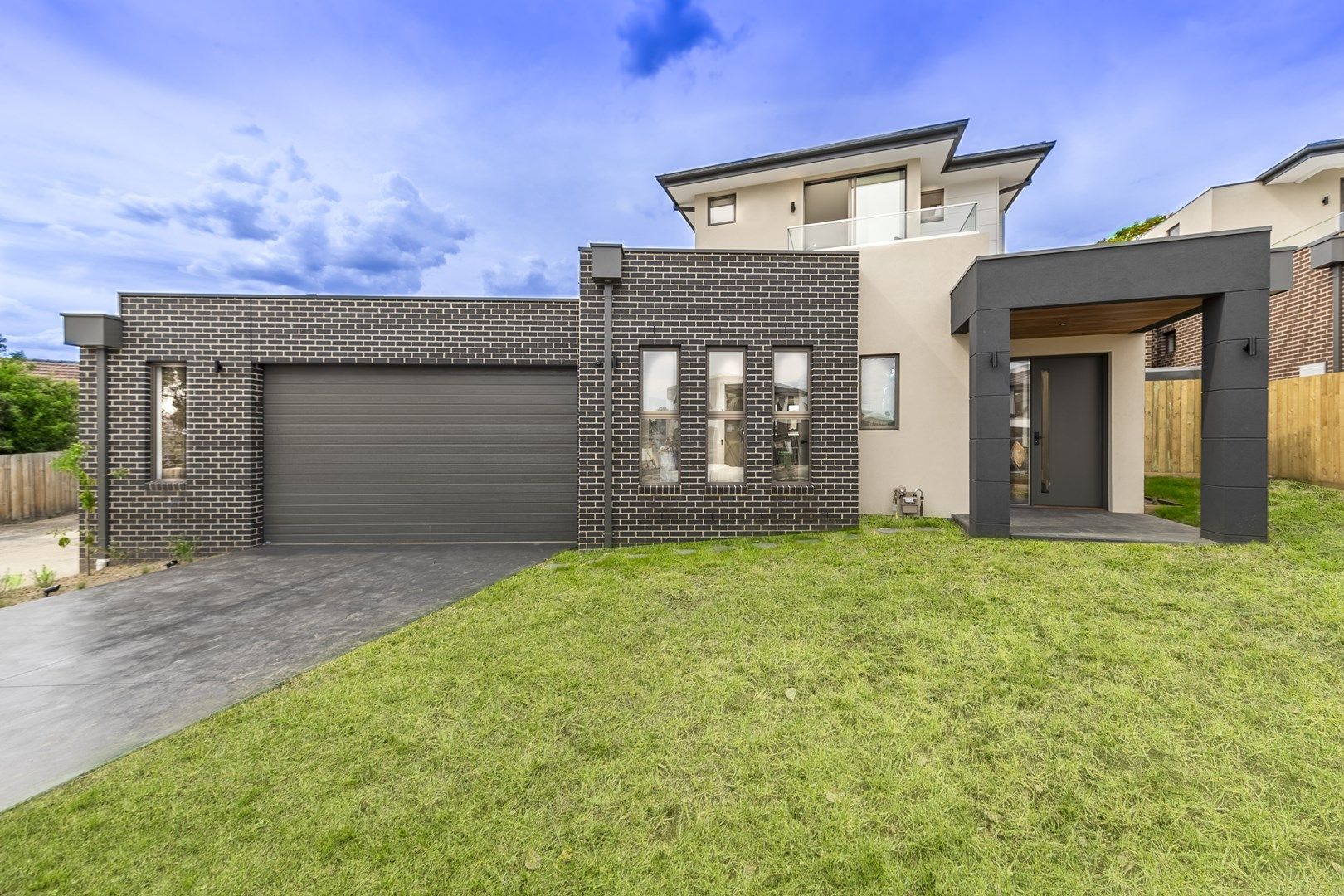 8 Fosbery Crescent, Viewbank VIC 3084, Image 0