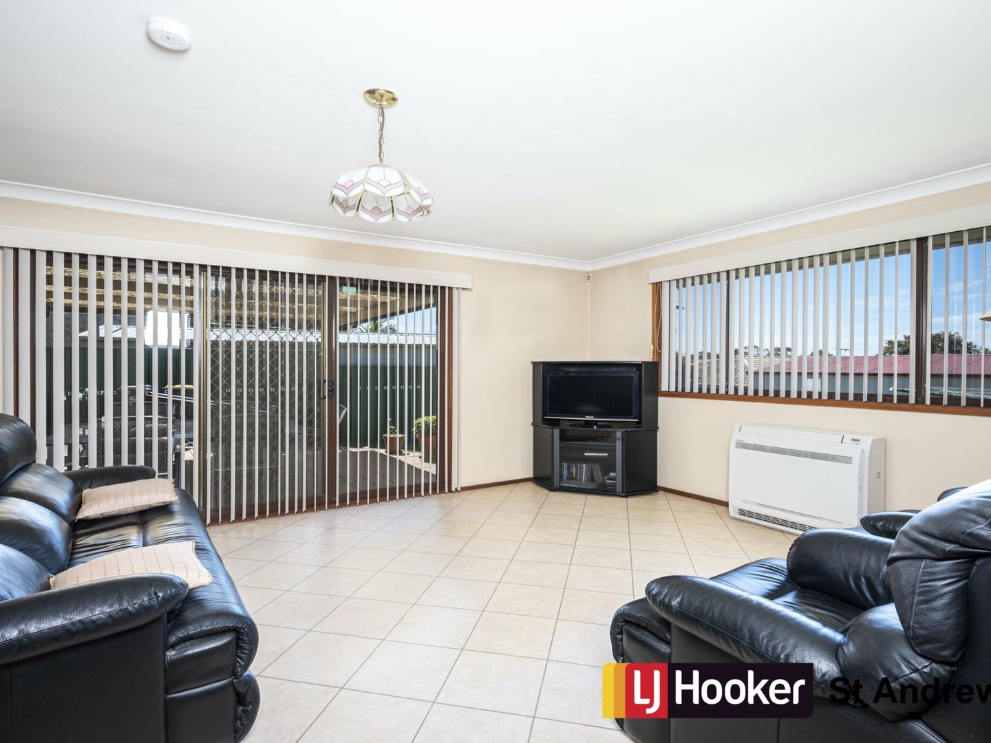 11 Griffiths Place, Eagle Vale NSW 2558, Image 2