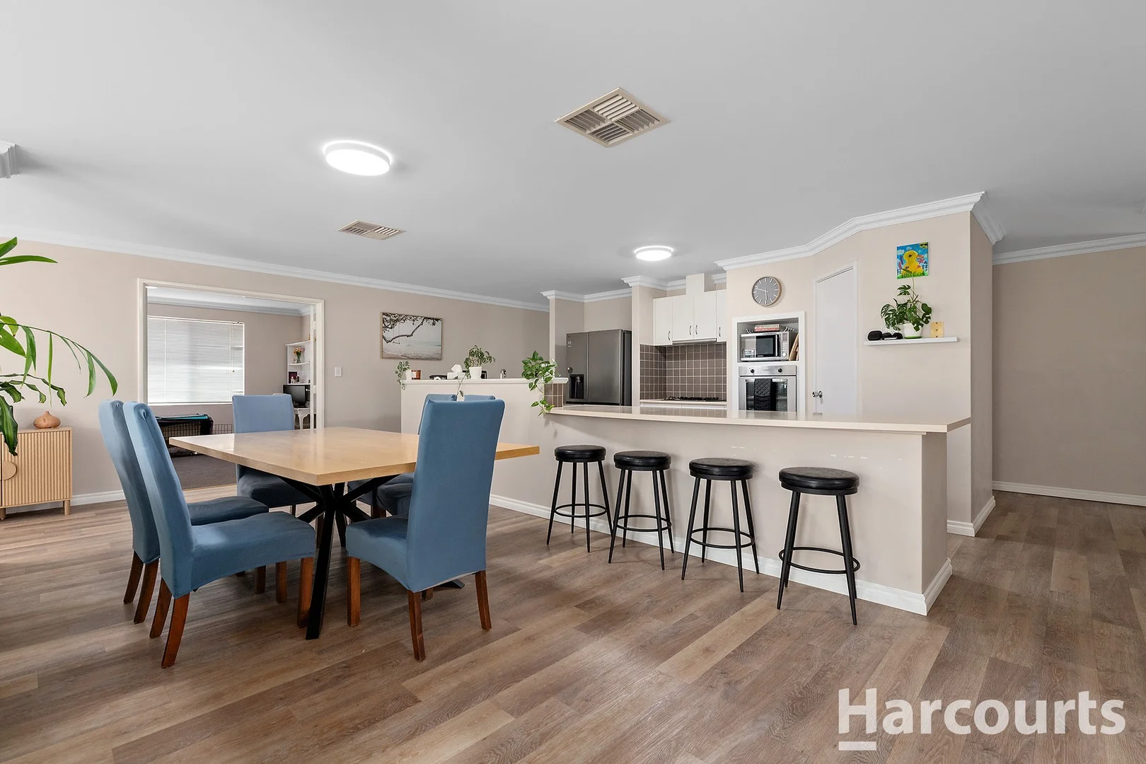 10 Lutea Road, Halls Head WA 6210