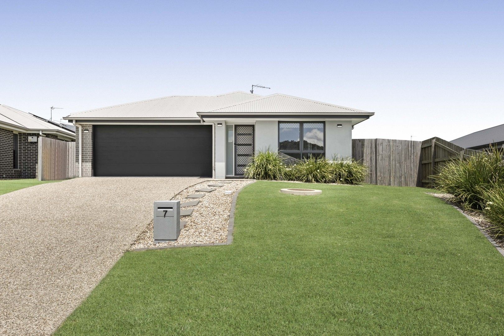 4 bedrooms House in 7 Wolff Street COTSWOLD HILLS QLD, 4350