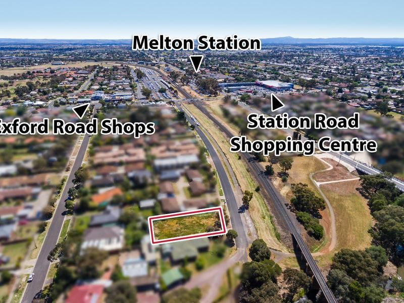 24 Creek Street, Melton South VIC 3338, Image 2