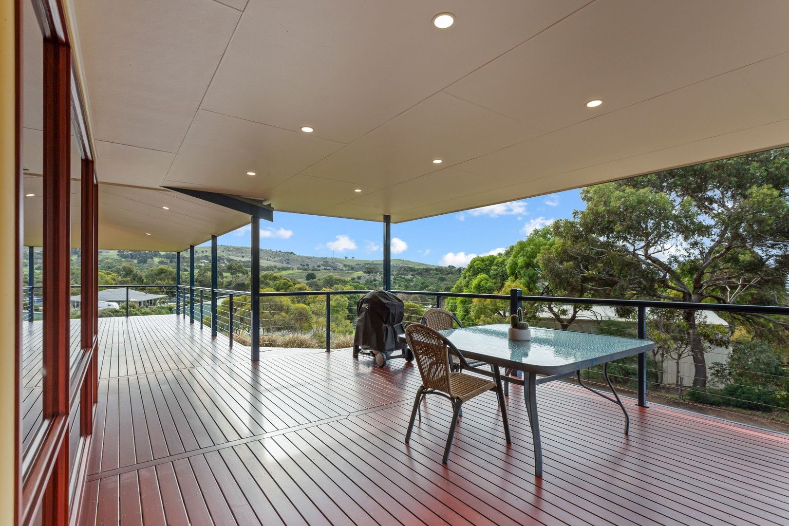 4 bedrooms House in 100 Flinders Highway PORT LINCOLN SA, 5606