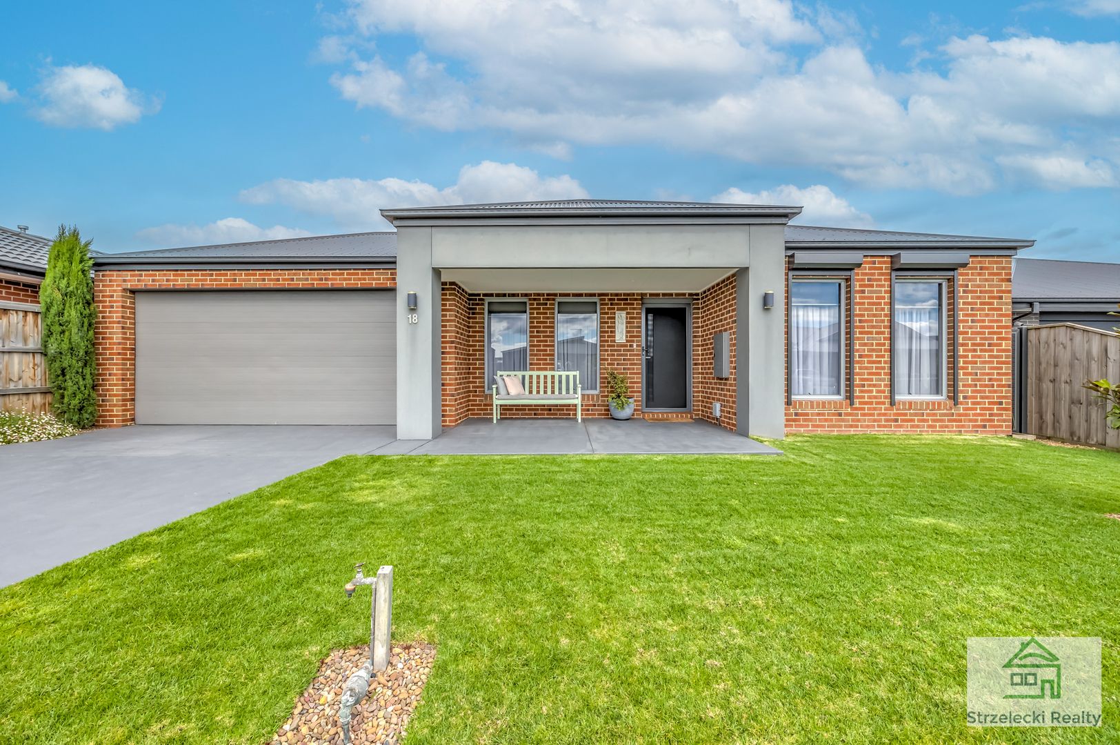 18 St Helena Way, Moe VIC 3825, Image 2