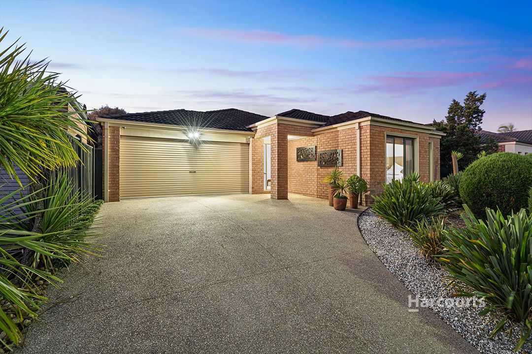 4 bedrooms House in 21 Wattle Valley Close LYNDHURST VIC, 3975