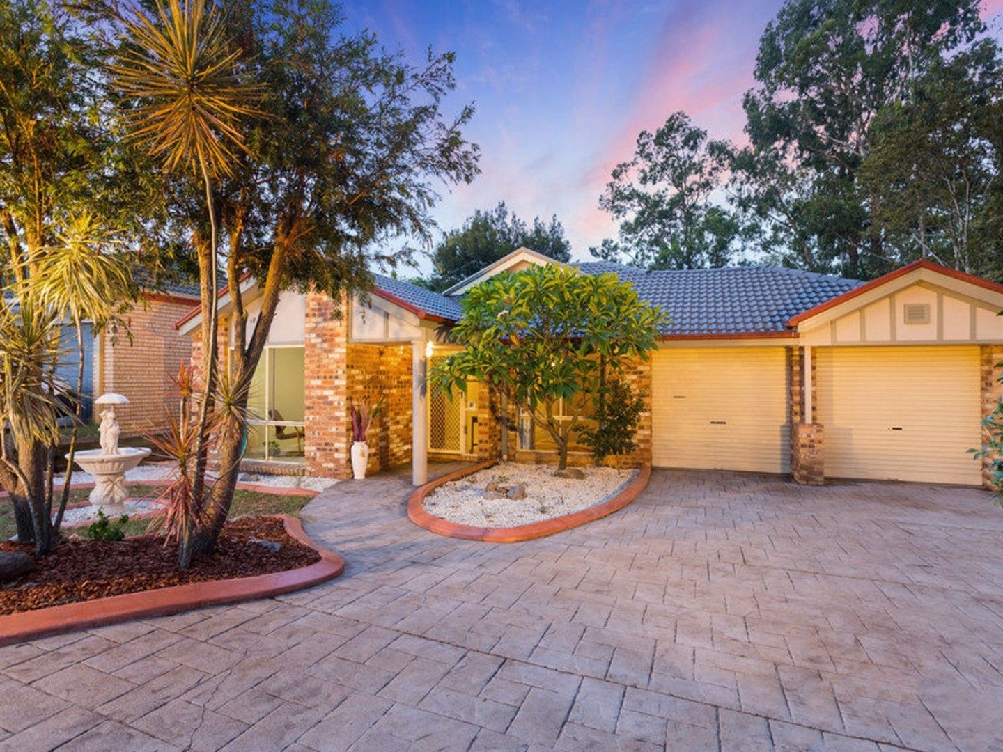 4 bedrooms House in 5 ARGYLE PLACE FOREST LAKE QLD, 4078