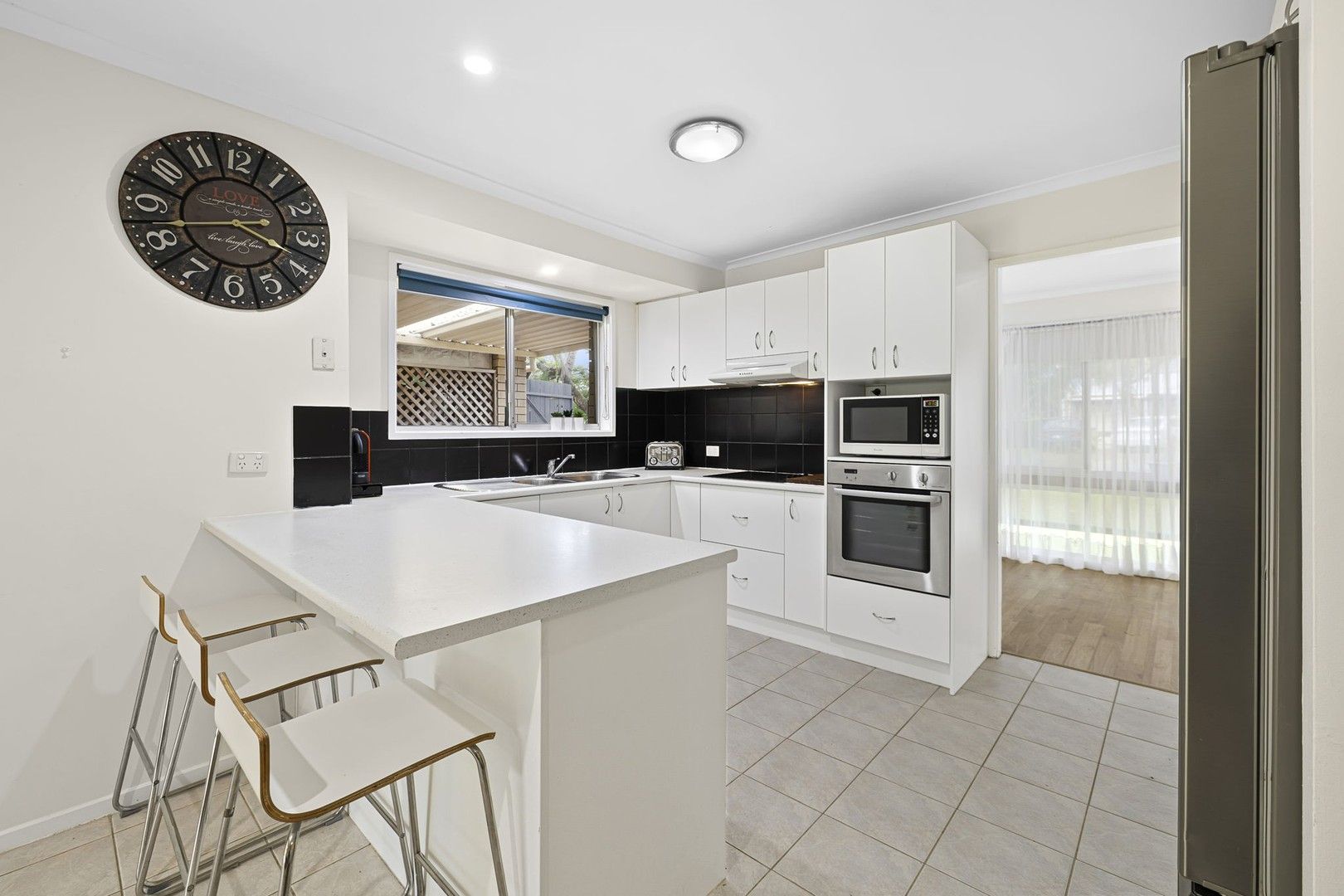 3 Skirmish Street, Seventeen Mile Rocks QLD 4073 House For Rent
