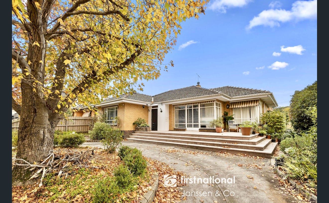 3 bedrooms House in 5 La Frank Street BURWOOD VIC, 3125