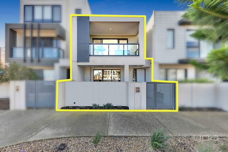 3 bedrooms Townhouse in 3 Quay Boulevard WERRIBEE SOUTH VIC, 3030