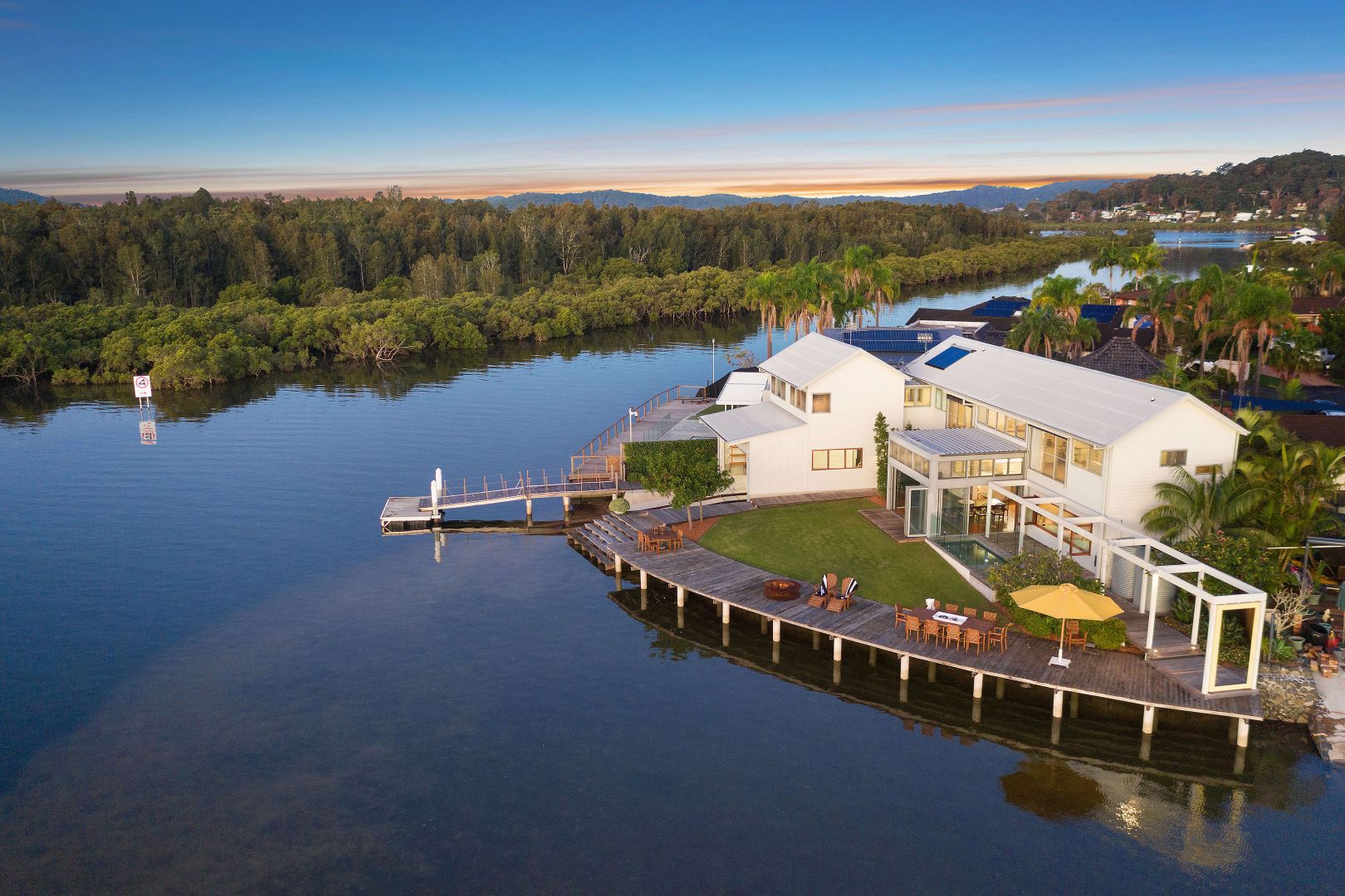 9 Boyd Close, St Huberts Island Property History & Address Research