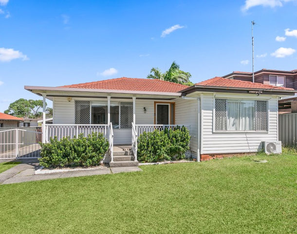 10 Gipps Crescent, Barrack Heights NSW 2528