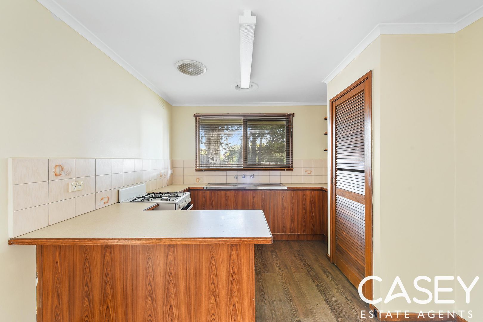 12 Phillip Court, Cranbourne North VIC 3977, Image 2