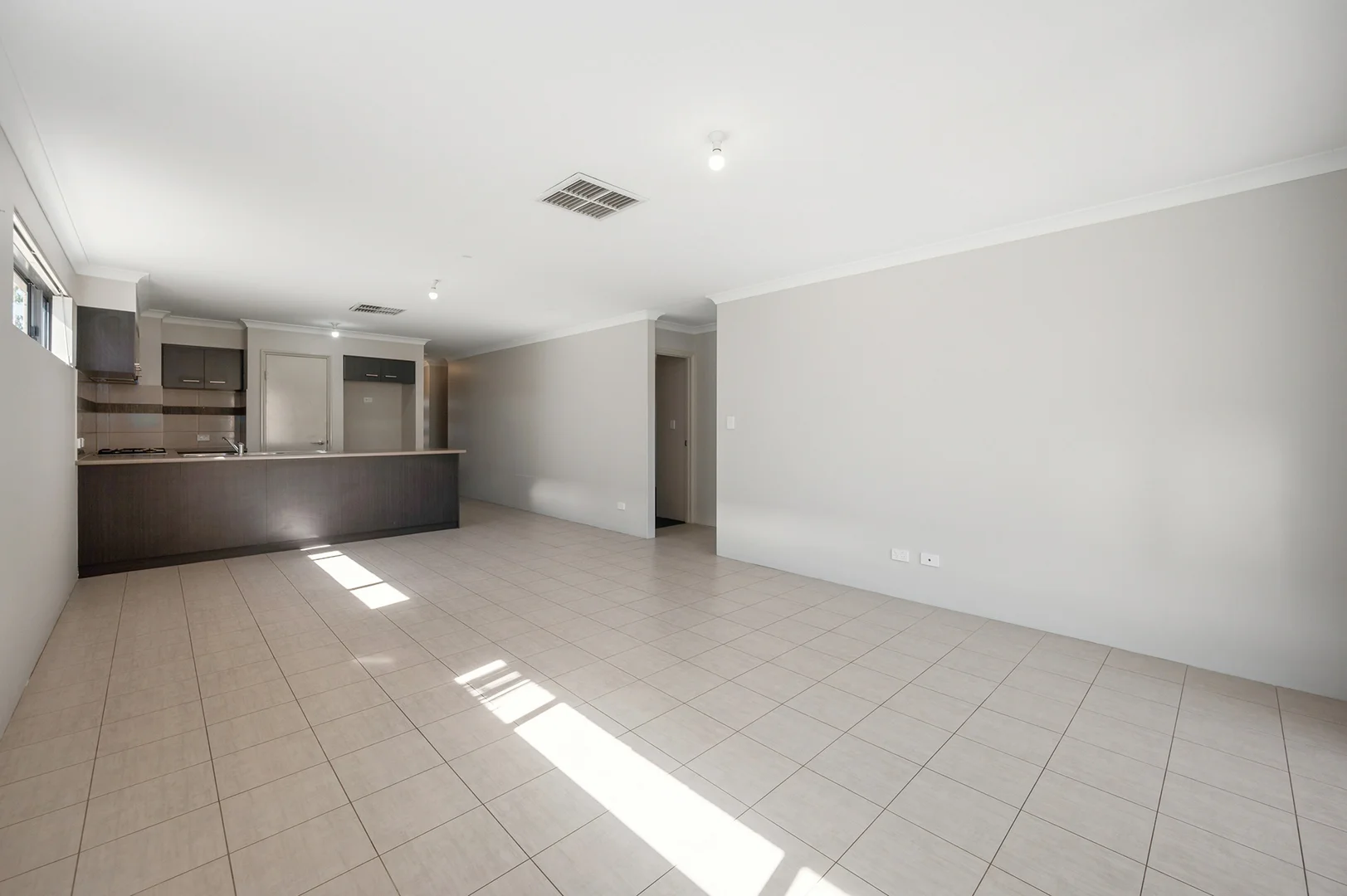 Additional image 14 of 351 Lambeth Circle, Wellard WA 6170