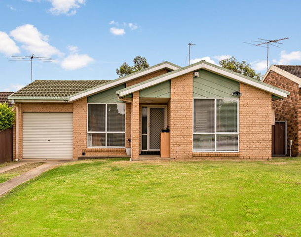 6 Arnold Avenue, Green Valley NSW 2168