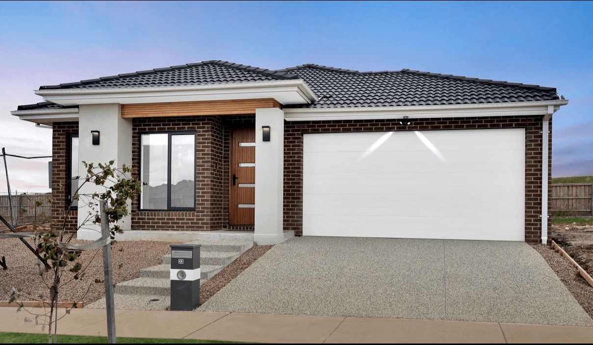 4 bedrooms House in 39 Madura Promenade MICKLEHAM VIC, 3064