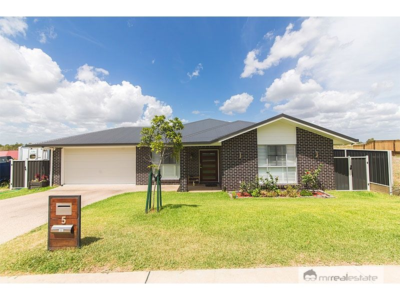 5 Rosewood Drive, Norman Gardens QLD 4701
