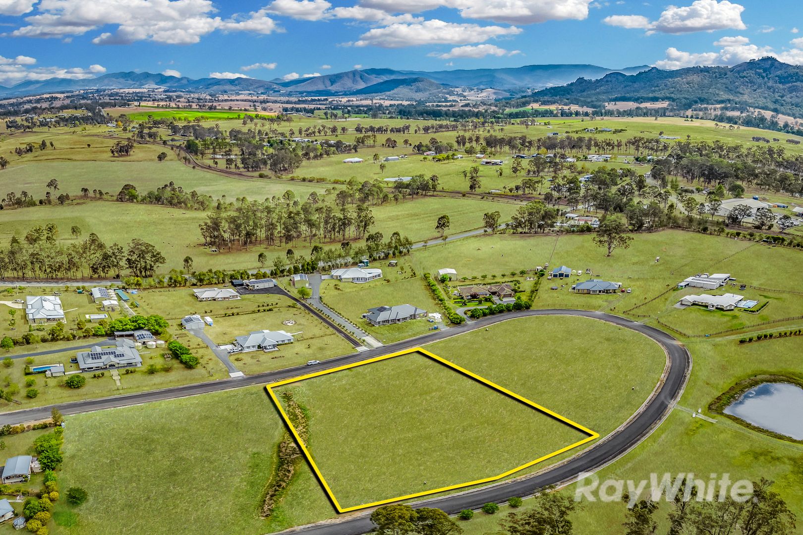 8 Moonlight Circuit, Gloucester NSW 2422, Image 2