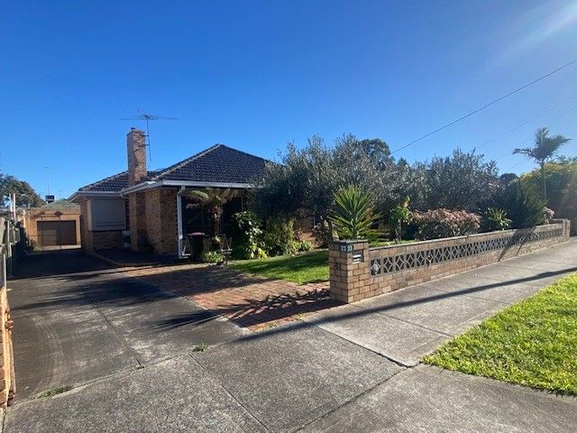 3 bedrooms House in 23 Mount View Road THOMASTOWN VIC, 3074