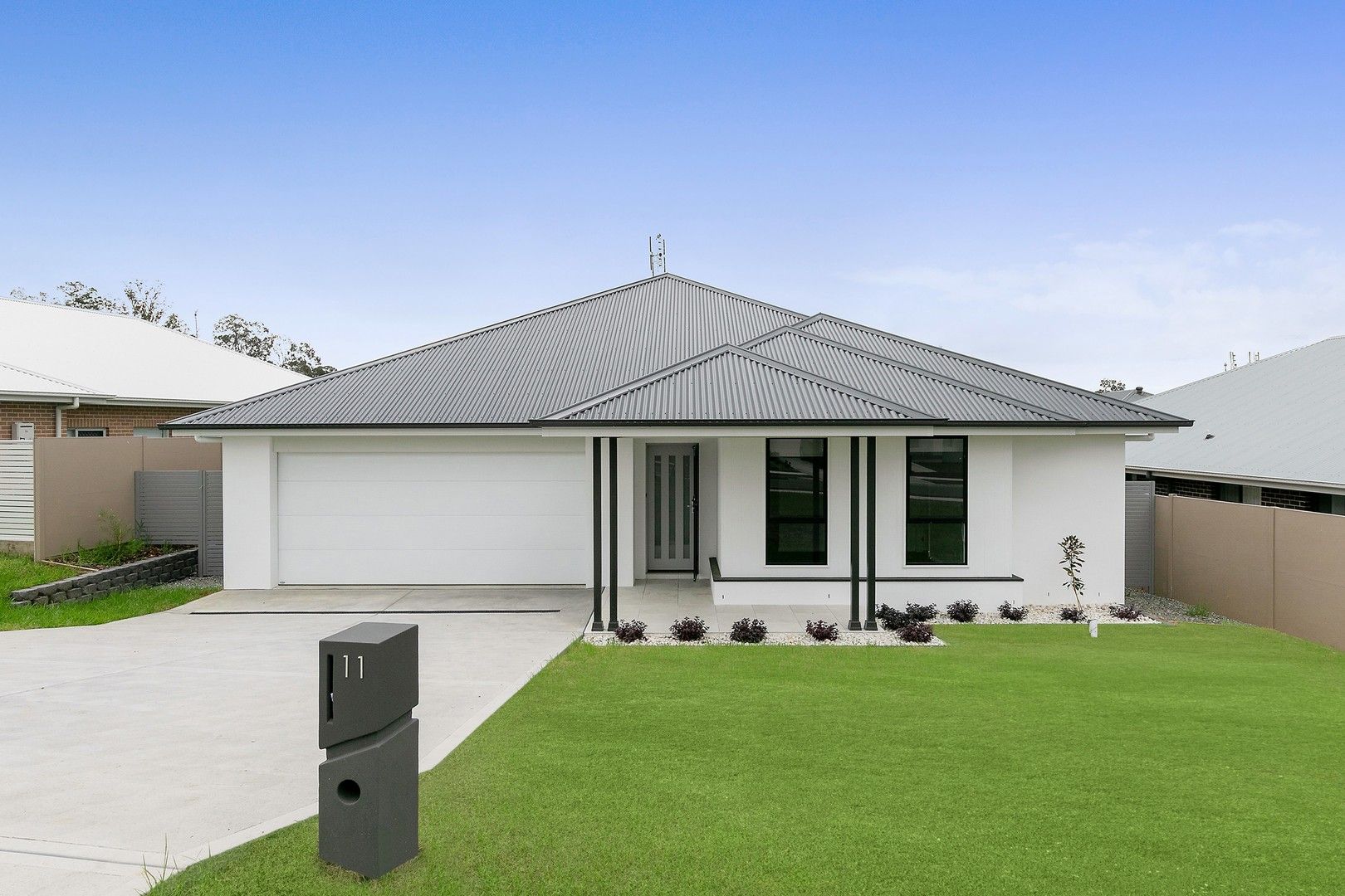4 bedrooms House in 11 Oxley Road NORTH ROTHBURY NSW, 2335