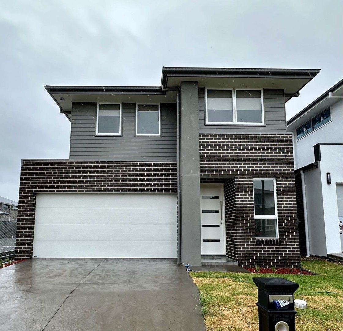 4 bedrooms House in 84 Opah Street MARSDEN PARK NSW, 2765